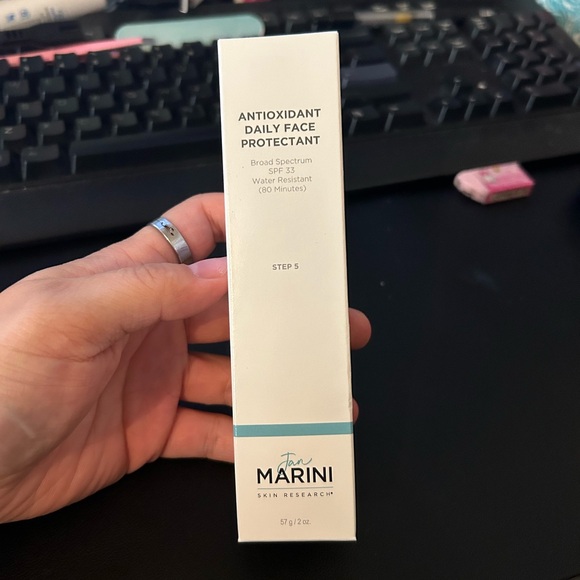 Jan Marini Antioxidant Daily Face Protectant SPF33 - Picture 1 of 5